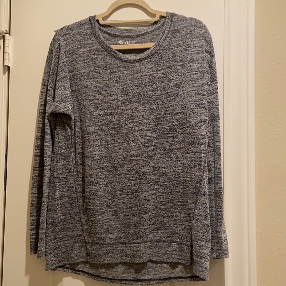 Medium gray/black long sleeve shirt